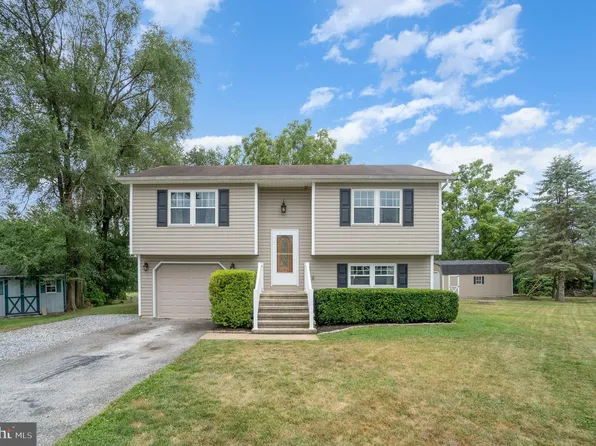 3490 Partridge Cir, Dover, PA 17315