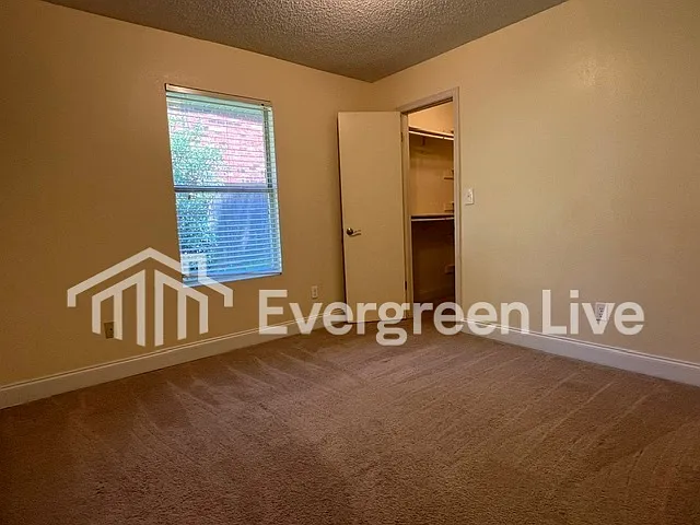 105 Viola Ct — Photo 12