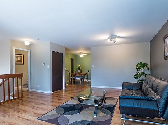 5th image of 302 Park Ridge Ln Unit B