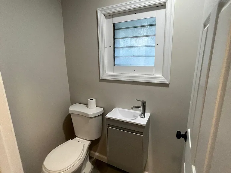 485 Lakeside Ave #2R — Photo 7