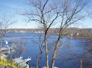 59 N Lakeside Ave, Lake Hopatcong, NJ 07849
