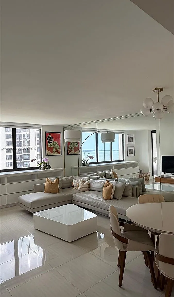 Brickell Key Ii Condo — Photo 1