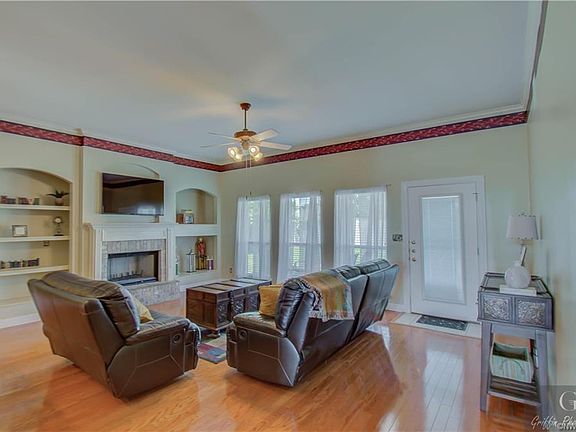 2nd image of 436 Hancock St