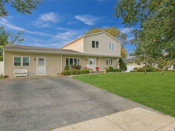 3rd image of 47 1st Ave