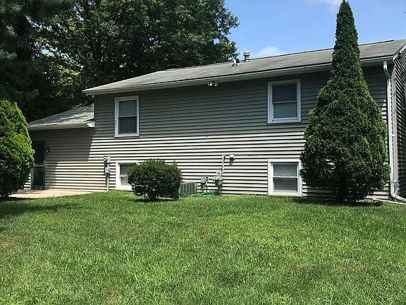 3rd image of 11016 Coventry Ln