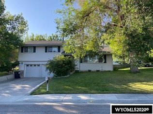 1035 Cascade St, Lander, WY 82520