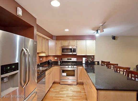 5th image of 4113 N Keeler Ave APT 3B