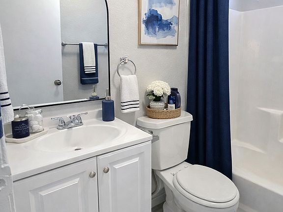 4th image of 1095 Orange Ave APT 1