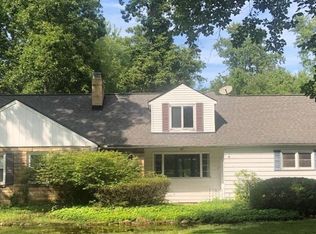 195 Meadowood Ln, Moreland Hills, OH