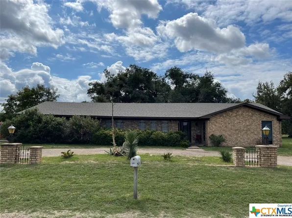 2401 W Main St, Cameron, TX 76520