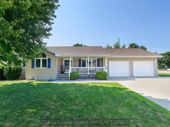 4183 Indianhead Rd, Grand Island, NE 68803