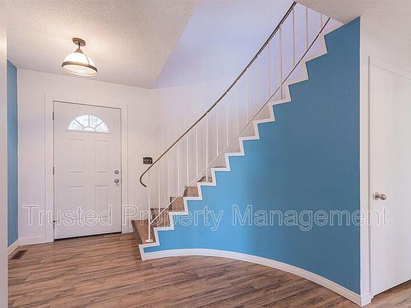4th image of 10560 35th Ave NW