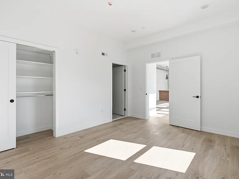 209 New St #6C — Photo 16