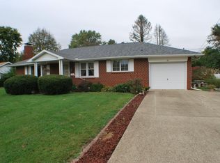 10 Briar Hill Rd, Paris, IL 61944