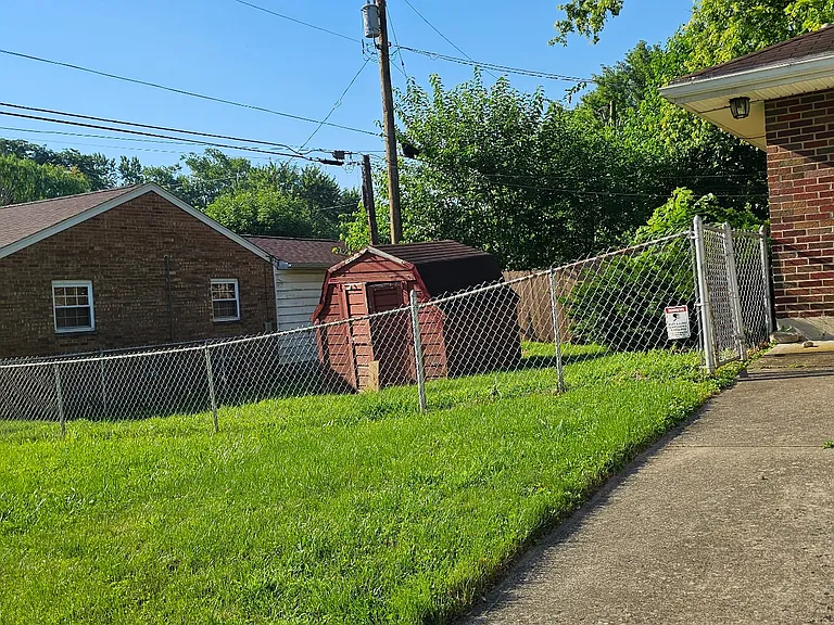 4504 Kingview Ave — Photo 9