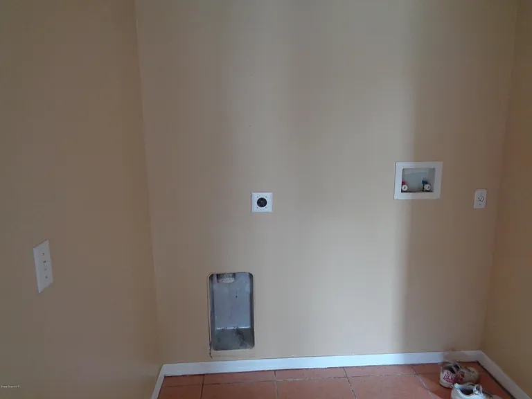 1677 Sawgrass Dr SW — Photo 15