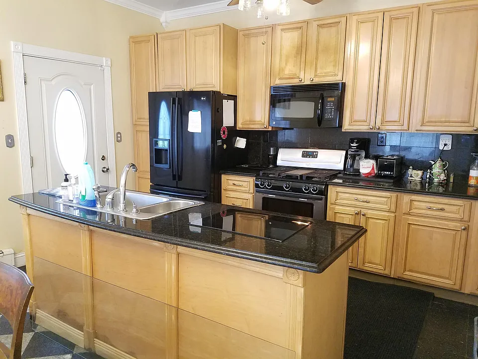 14 Hillside St #5