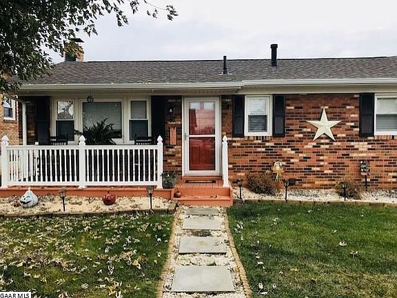 3rd image of 33 Mountain View Dr
