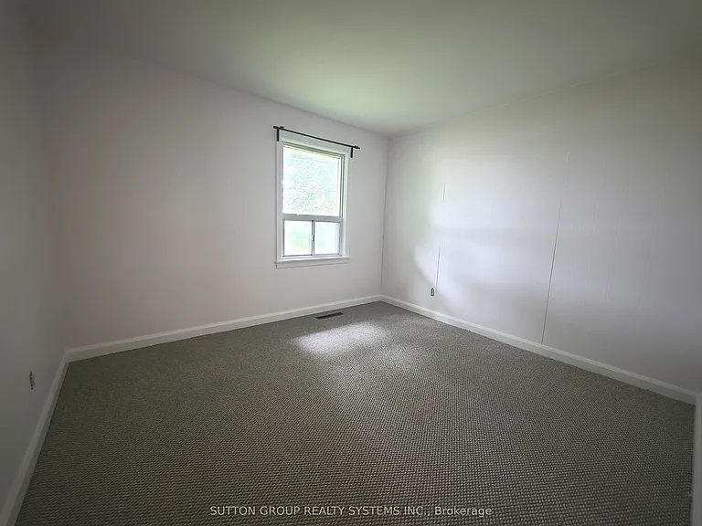 998 King Rd — Photo 17