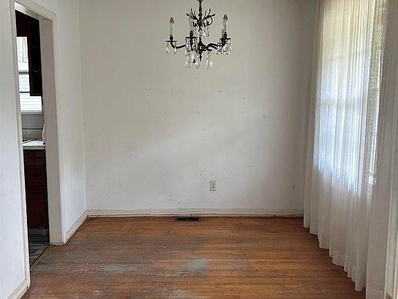 4th image of 5316 Terrace #J