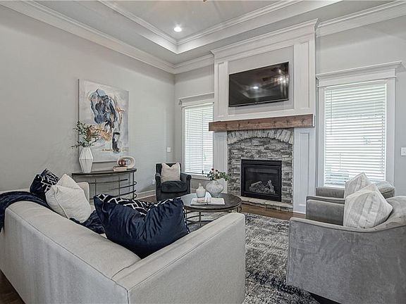 3rd image of 4708 NE Pocono Cir