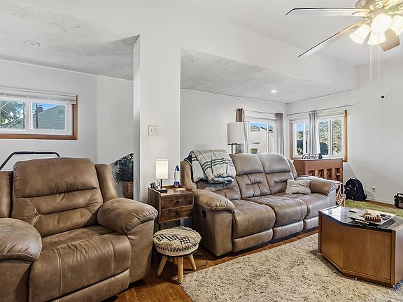 5th image of 556 E Marshall St