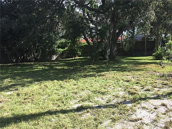 2nd image of 5027 Commonwealth Dr