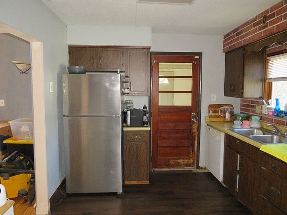 5th image of 219 Lookout Ave