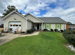 1707 Saint Charles Ln, Greensboro, NC 27405