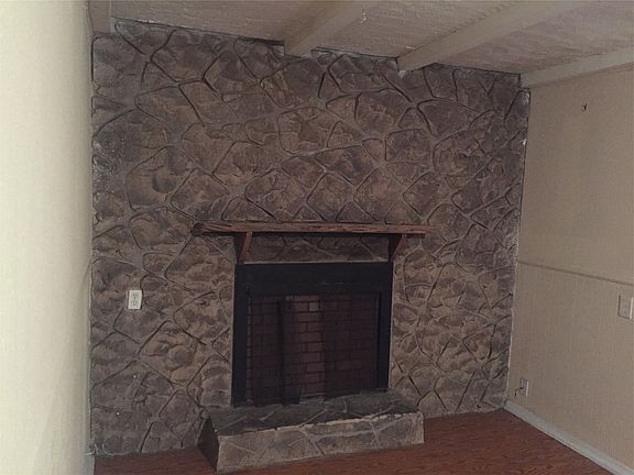 4th image of 101 Simmons St