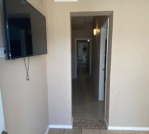 4th image of 516 Nino Aguilera St