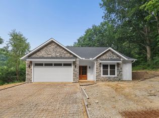 706 Berry Rd, Howard, OH 43028