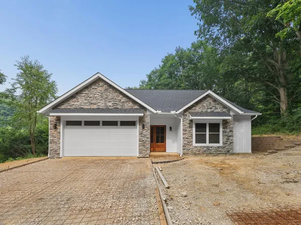 706 Berry Rd, Howard, OH 43028