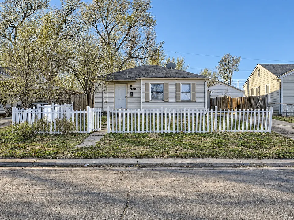 2850 W Irvington Pl