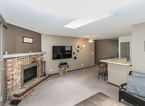 5th image of 203 Parkwood Dr
