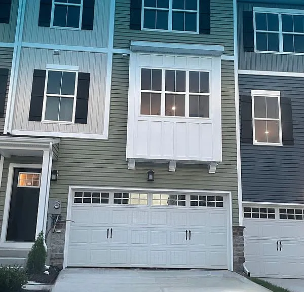2773 Town View Cir — Photo 1