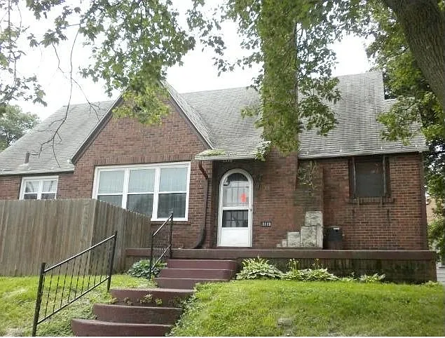1119 Vine St photo 1