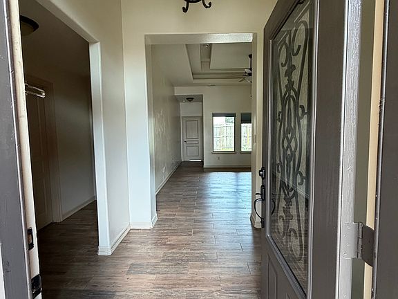 2nd image of 3901 Thunderbird Ave