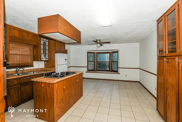 1146 E Fayetteville Rd — Photo 5