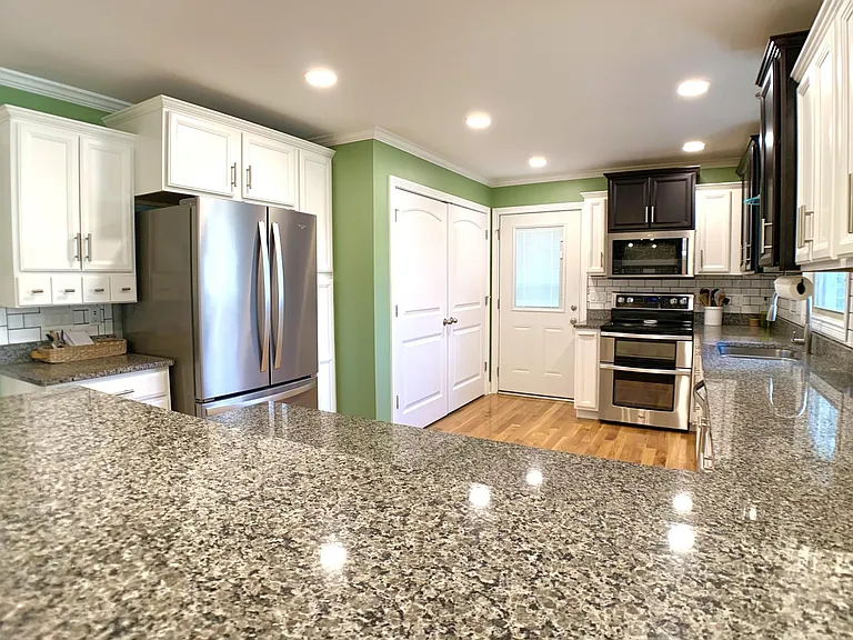 423 Rivermont Dr — Photo 13