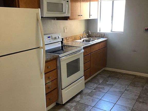 2nd image of 1037 University Ave