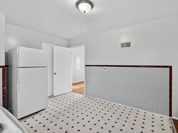 4th image of 5908 Sheriton Dr