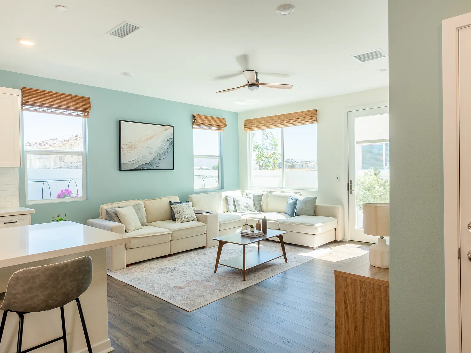 3 bed, 1897 sqft, $5,100 — Photo 4