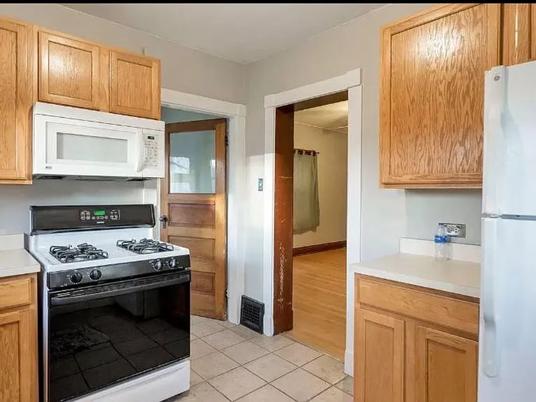 387 N Emerson St — Photo 12