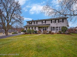 7 Briar Hill Cir, Clarks Summit, PA 18411