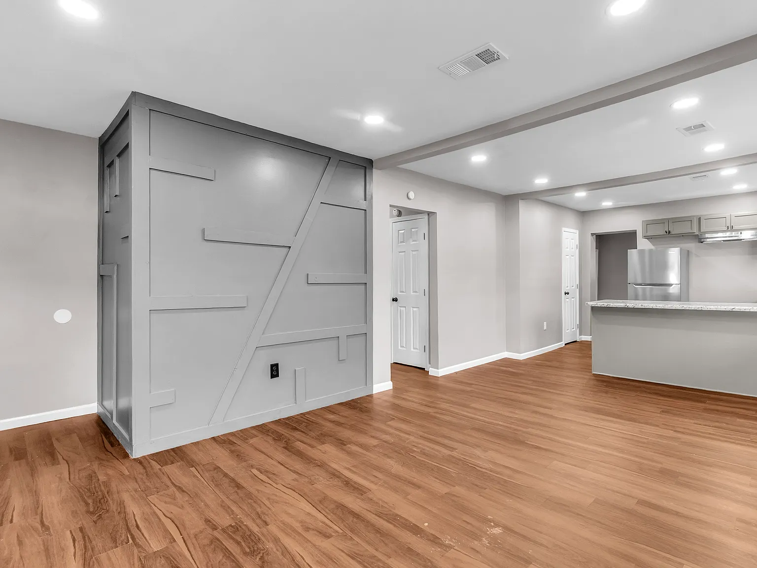 3 bed, 1.5 bath, 1200 sqft, $1,349 — Photo 4