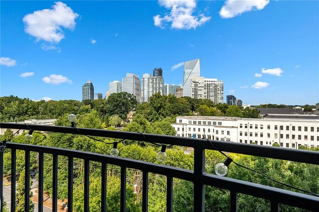 2 bed, 2.0 bath, 1309 sqft, $4,000 — Photo 2