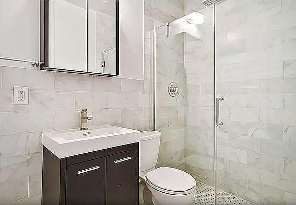 5th image of 341 Lexington Ave #2B