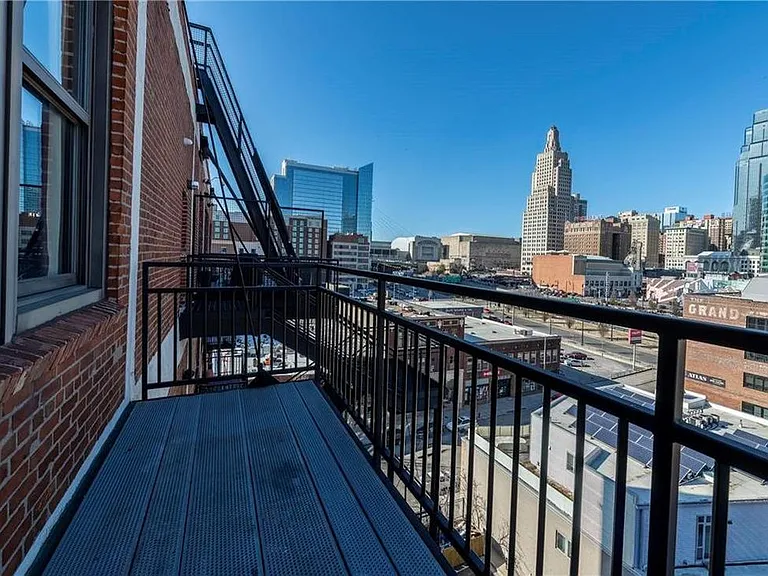 1535 Walnut St #701 — Photo 7