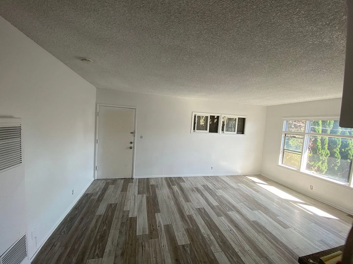 821 Centinela Ave (9956) — Photo 4